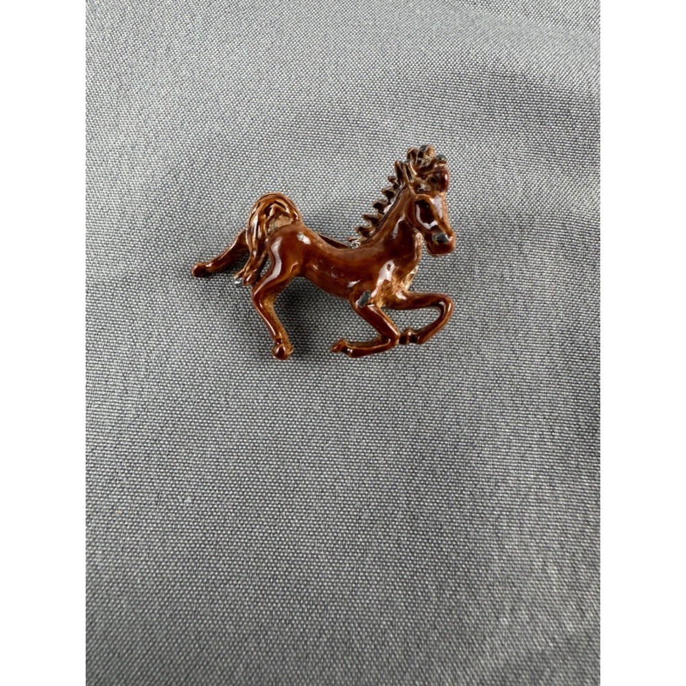 Vintage Enamel Horseâ Pin Brooch 1in